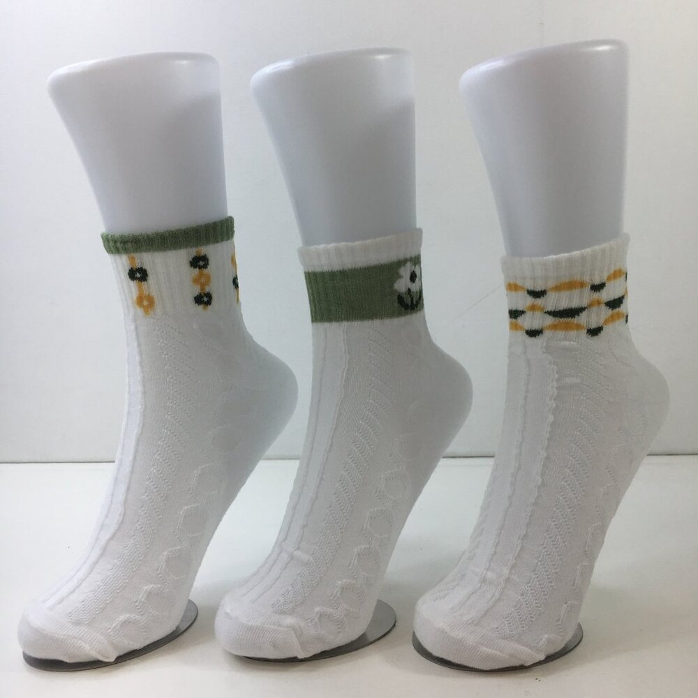 Womens Knit Floral Ankle Socks 3-Pack White Green Yellow Fun Ribbed Cuffs